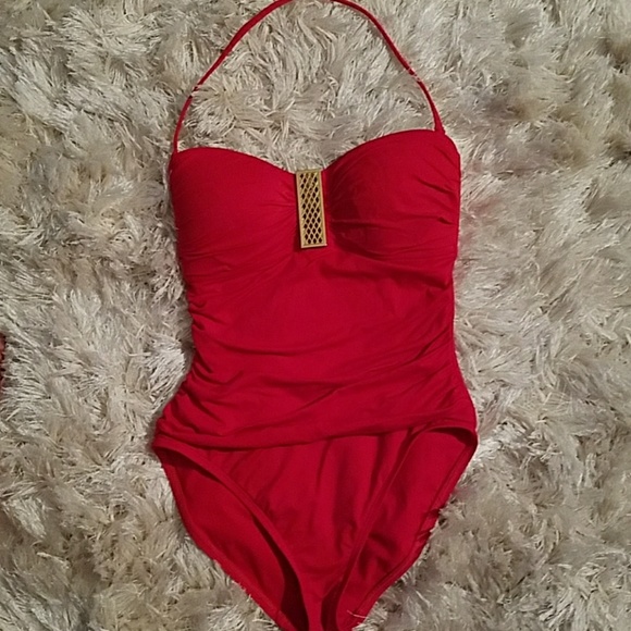 So sexy and flattering bathsuit. - Picture 2 of 6